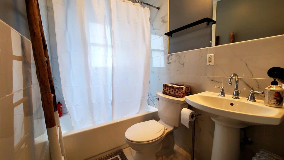 The Blue Sapphire 2Br 2 King Beds & Ample Backyard Apartment Bridgeport Ngoại thất bức ảnh