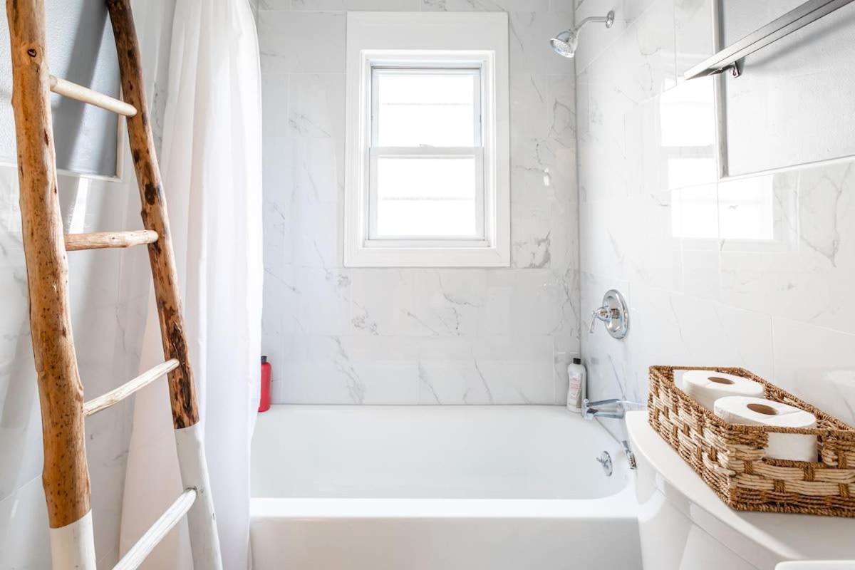The Blue Sapphire 2Br 2 King Beds & Ample Backyard Apartment Bridgeport Ngoại thất bức ảnh