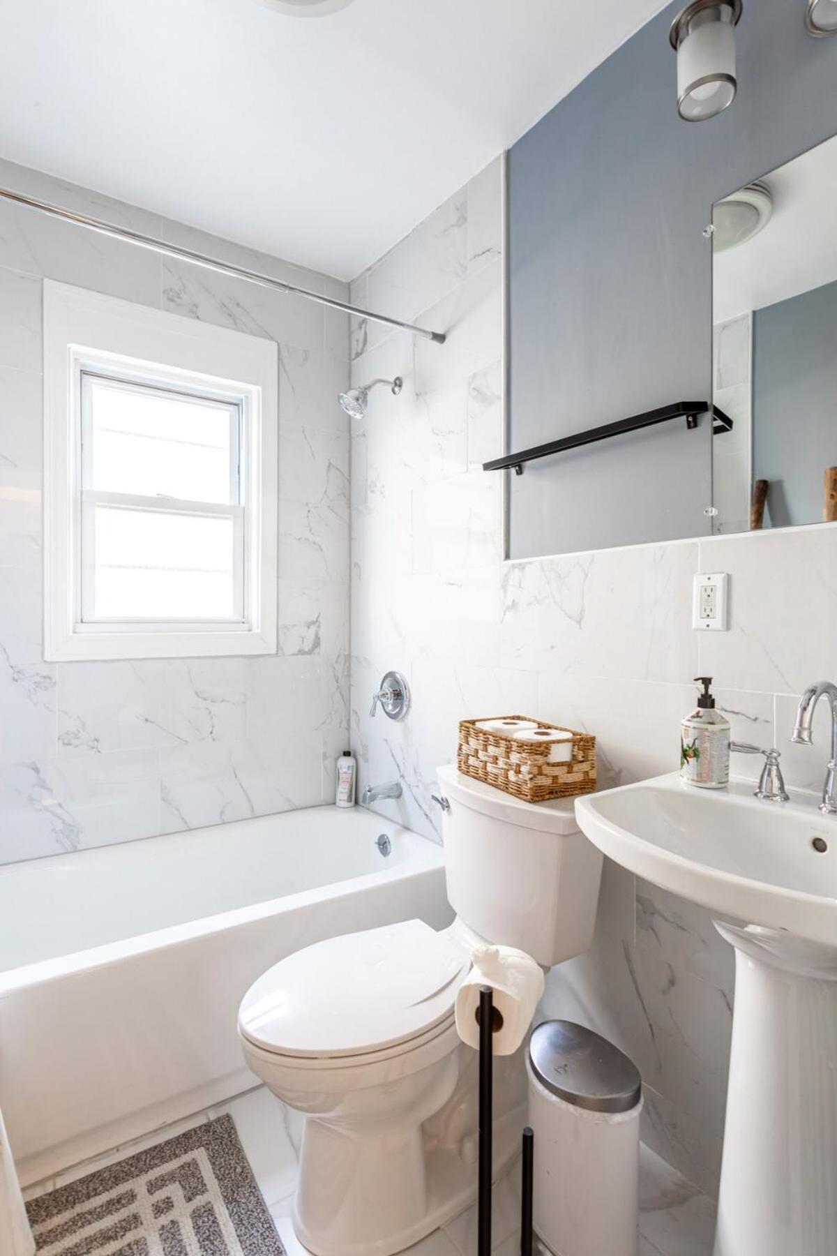 The Blue Sapphire 2Br 2 King Beds & Ample Backyard Apartment Bridgeport Ngoại thất bức ảnh
